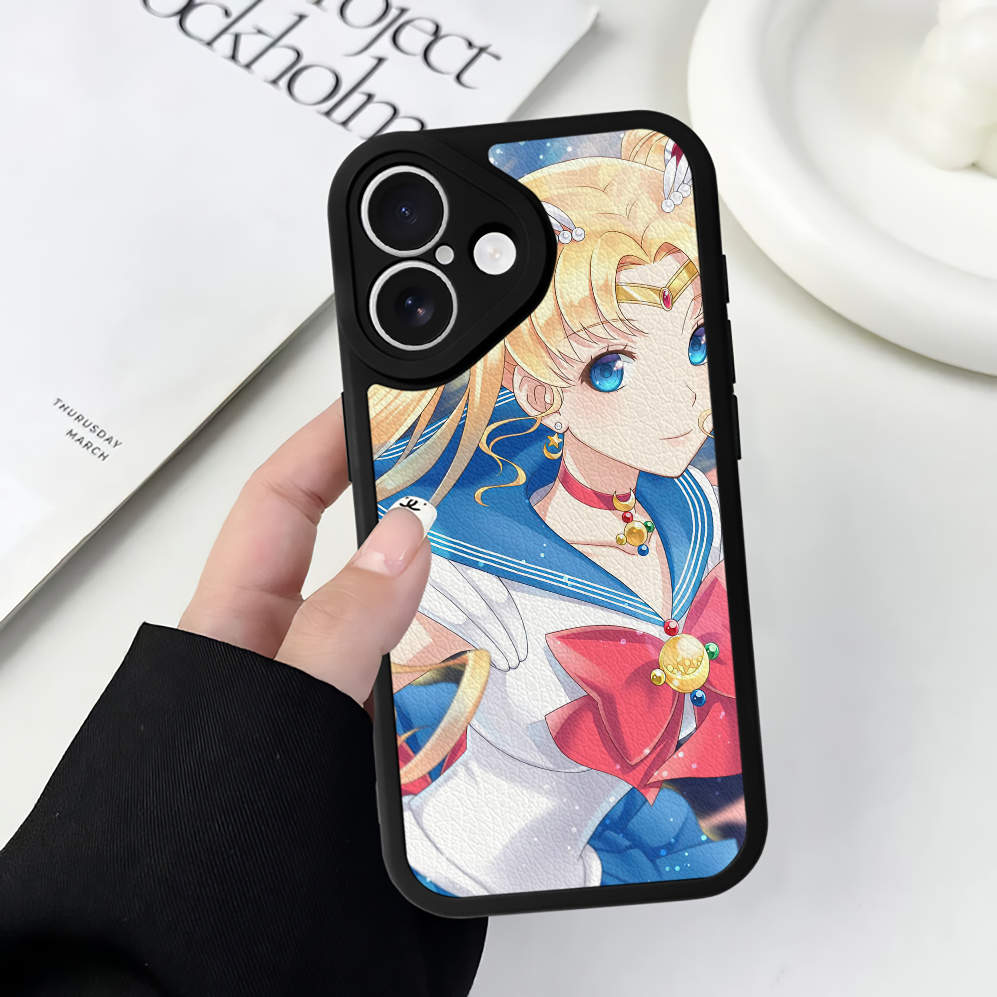 （画像用） 美少女戦士セーラームーン Sailor Moon 【iPhone 16シリーズ対応】シリコンスマホケース（レザー調） 材質：シリコン